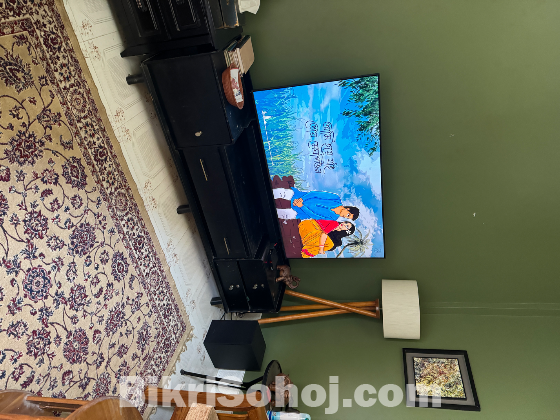 SAMSUNG 55'UHD With sound system